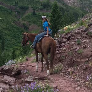 Meet your Posher, Desiree